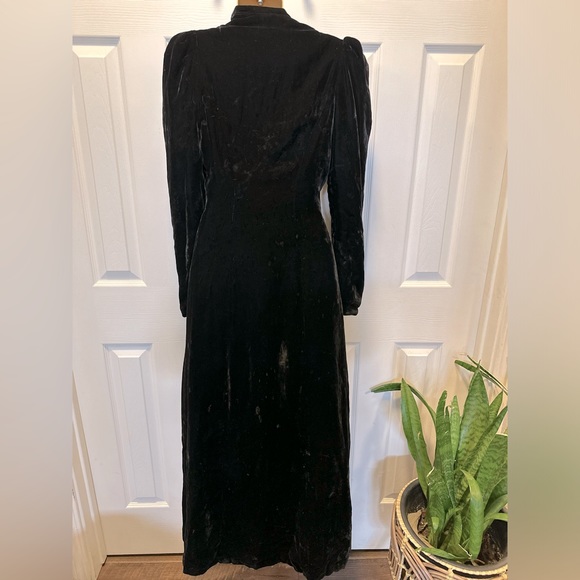 Antique Velvet Coat 1920s-1940s era. - Picture 6 of 14